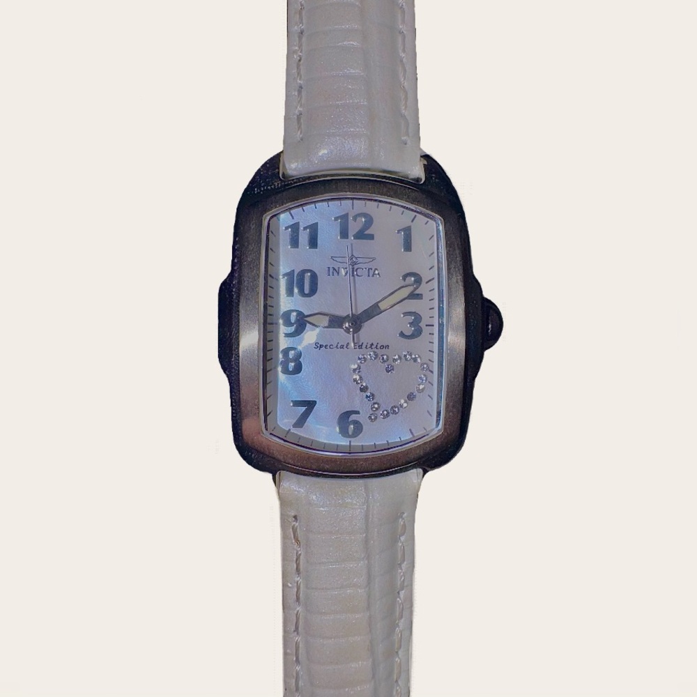 NWOT LEATHER SWAROVSKI CRYSTAL LUPAH TRITNITE MOP DIAL GLOW IN THE DARK WATCH